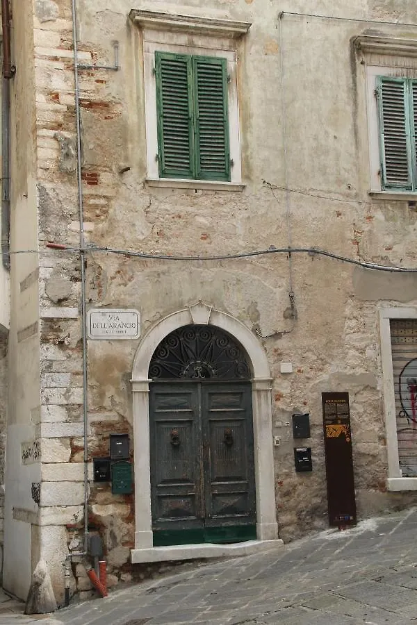 La Porta Sui Monti Di Luna Carrara 0*,